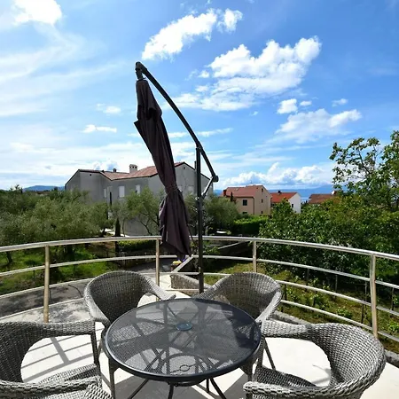 Apartments Luka Malinska Exterior photo