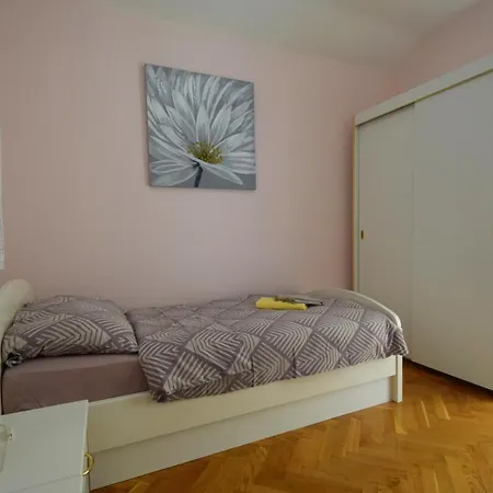 Apartments Luka Malinska Exterior photo