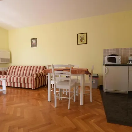 Apartments Luka Malinska Exterior photo