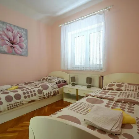 Apartments Luka Malinska Exterior photo