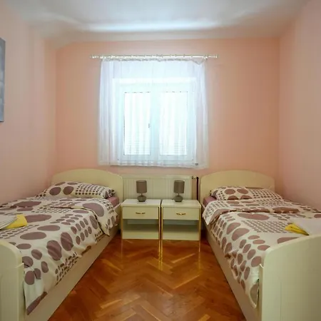 Apartments Luka Malinska Exterior photo