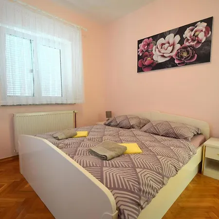 Apartments Luka Malinska Exterior photo
