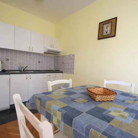 Apartments Luka Malinska Exterior photo