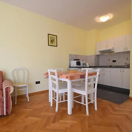 Apartments Luka Malinska Exterior photo