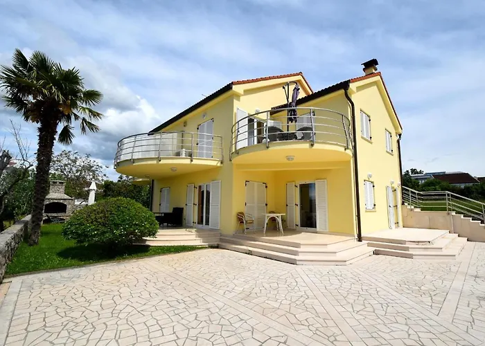 Apartments Luka